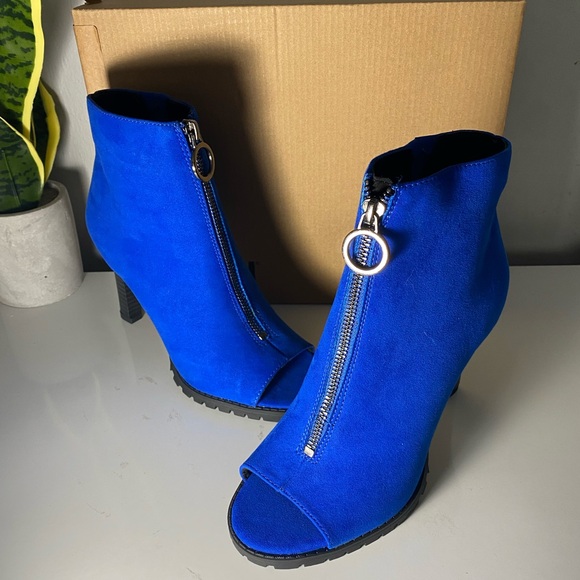 Bar III Women's Vibrant Blue Zippered Heeled Boots - Picture 2 of 3